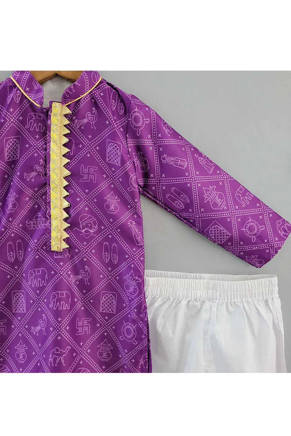 Bandhani Printed And Lace Detailing Kurta With Pyjama Set