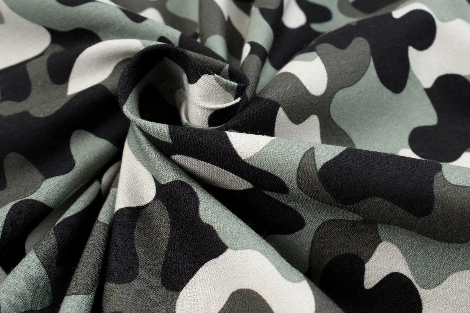 CAMOUFLAGE ORGANIC COTTON POPLIN - ANTI-BACTERIAL & HYDROPHOBIC FINISHING