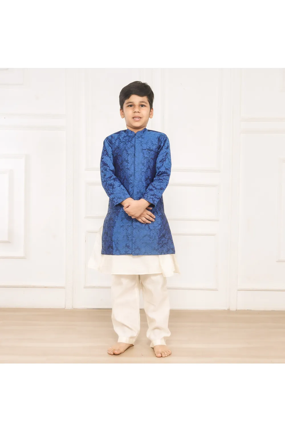 Off-White Kurta Pyjama With Blue Brocade Jacket Set