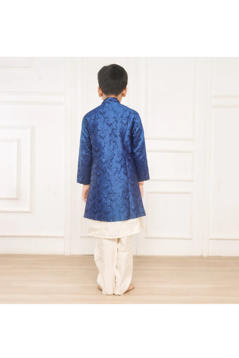 Off-White Kurta Pyjama With Blue Brocade Jacket Set