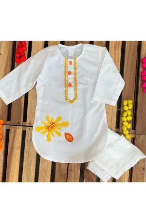 Off white kurta with yellow holi hai patch and pyjama