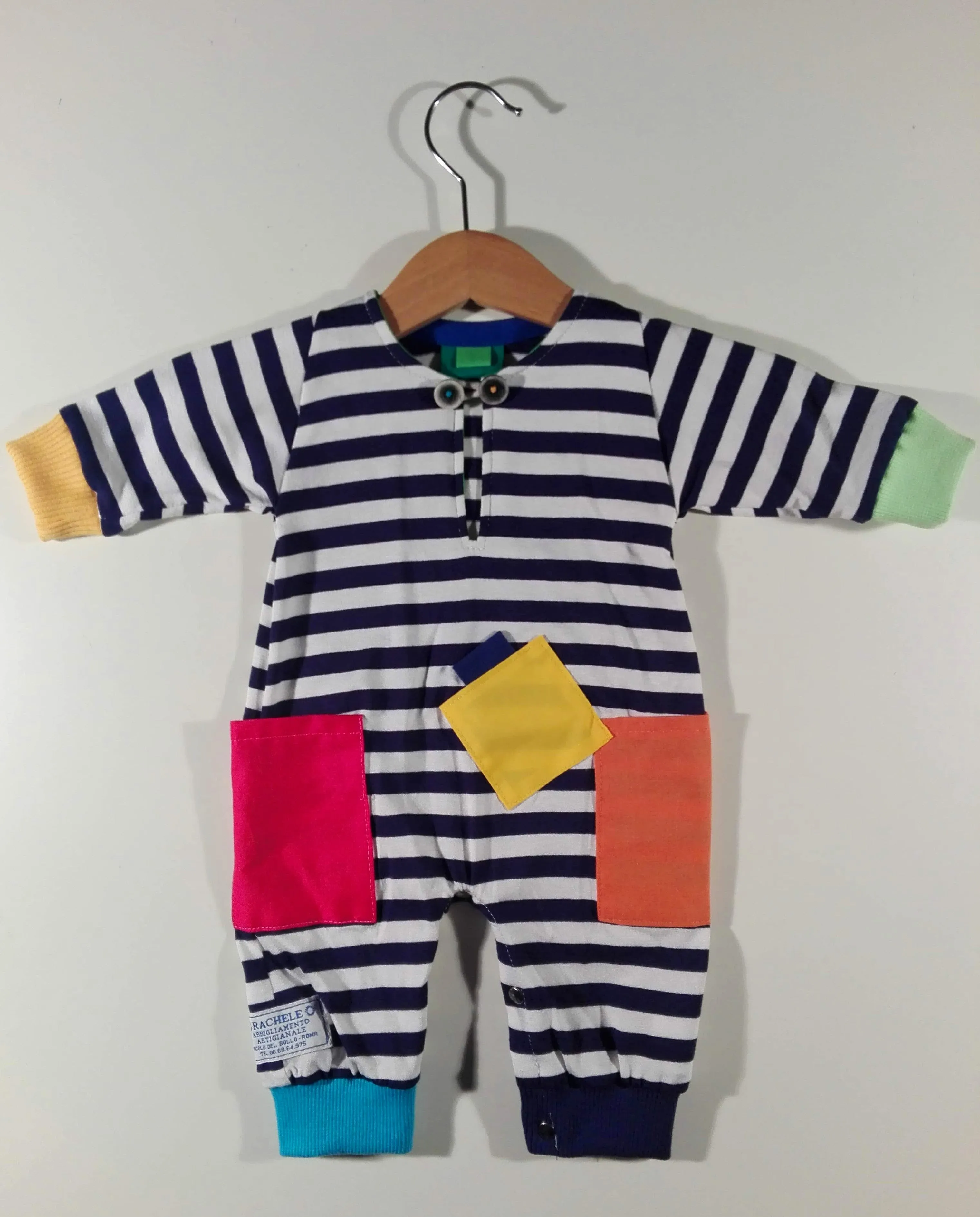 Onesie in cotton with colored patches