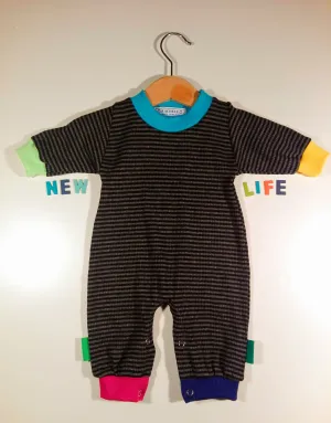 Onesie in cotton with colorful cuffs