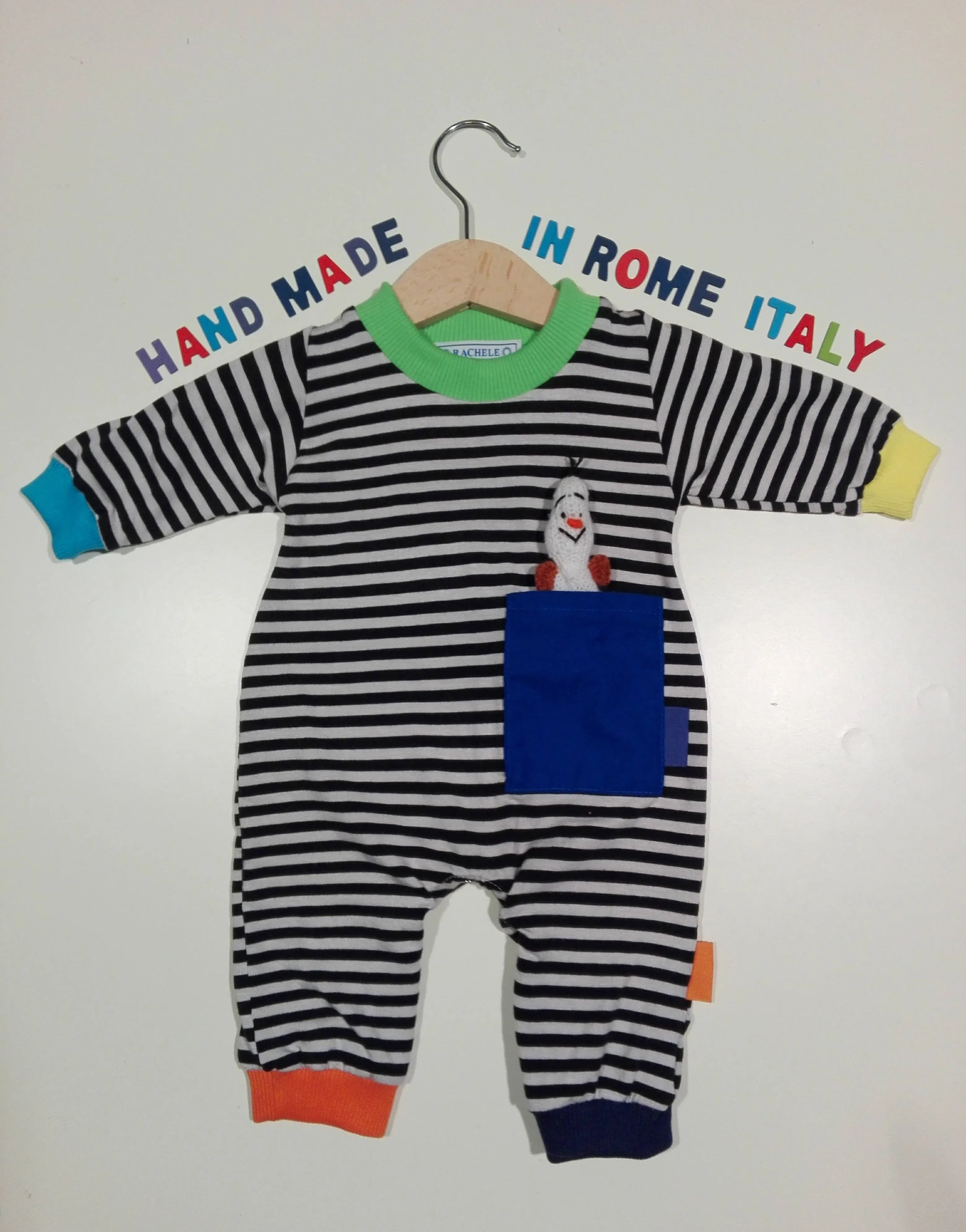 Onesie in mixed cotton with colorful cuffs